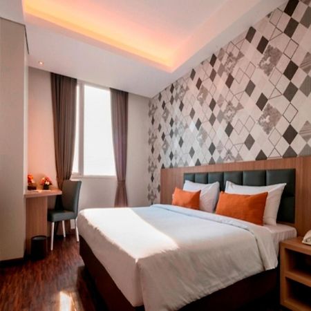 Hotel 88 Itc Fatmawati Jakarta By Wh Εξωτερικό φωτογραφία