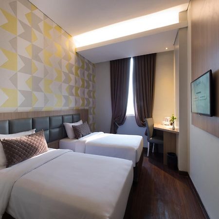 Hotel 88 Itc Fatmawati Jakarta By Wh Εξωτερικό φωτογραφία