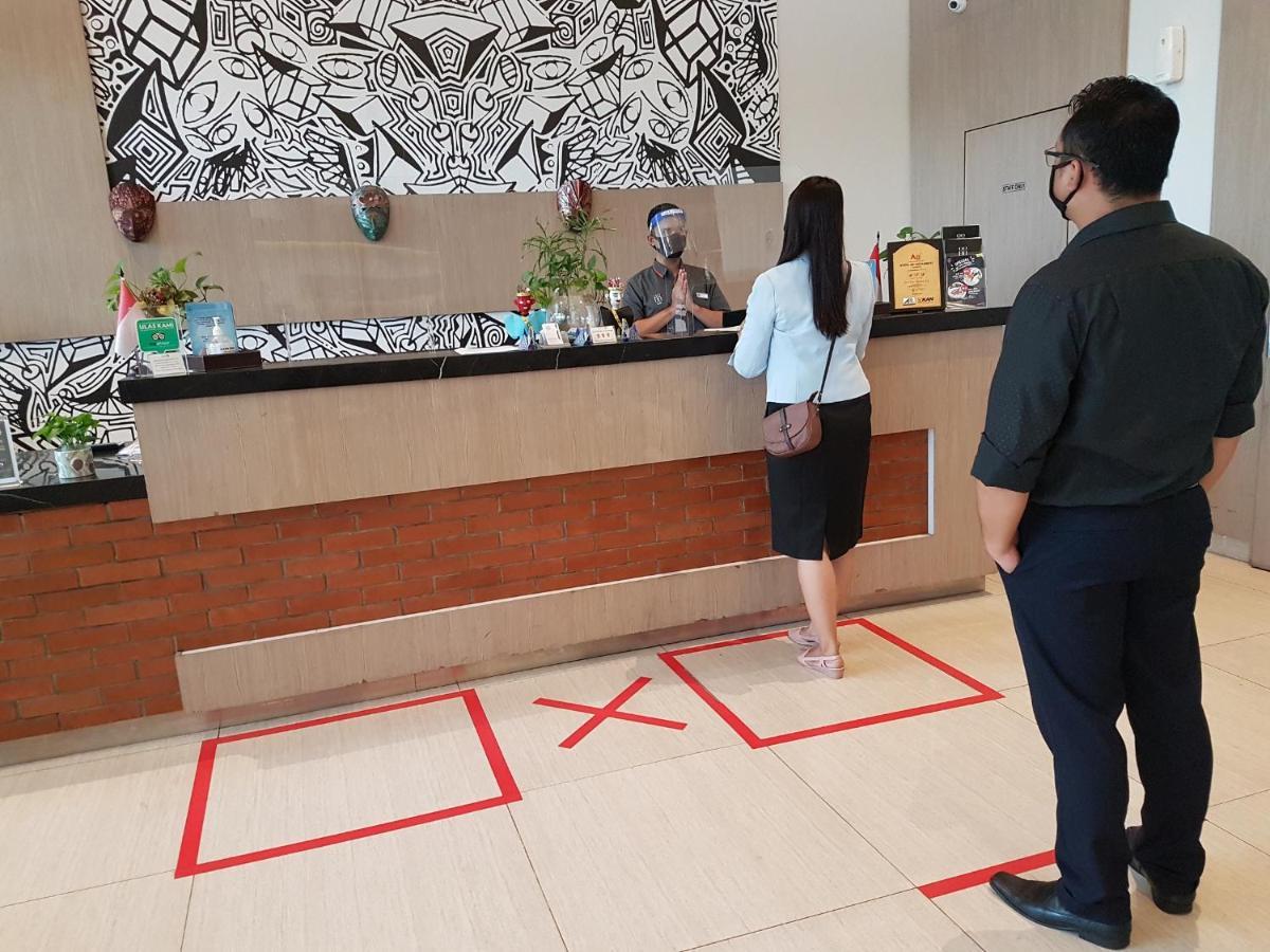 Hotel 88 Itc Fatmawati Jakarta By Wh Εξωτερικό φωτογραφία