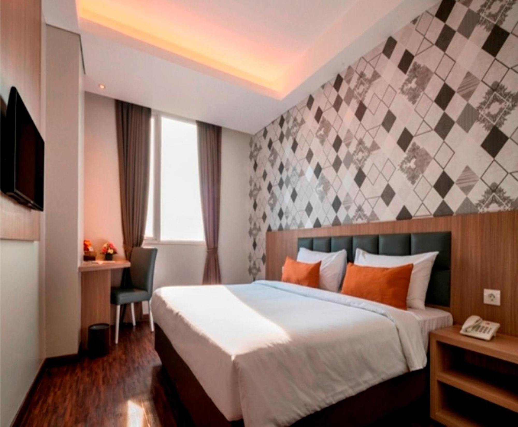Hotel 88 Itc Fatmawati Jakarta By Wh Εξωτερικό φωτογραφία
