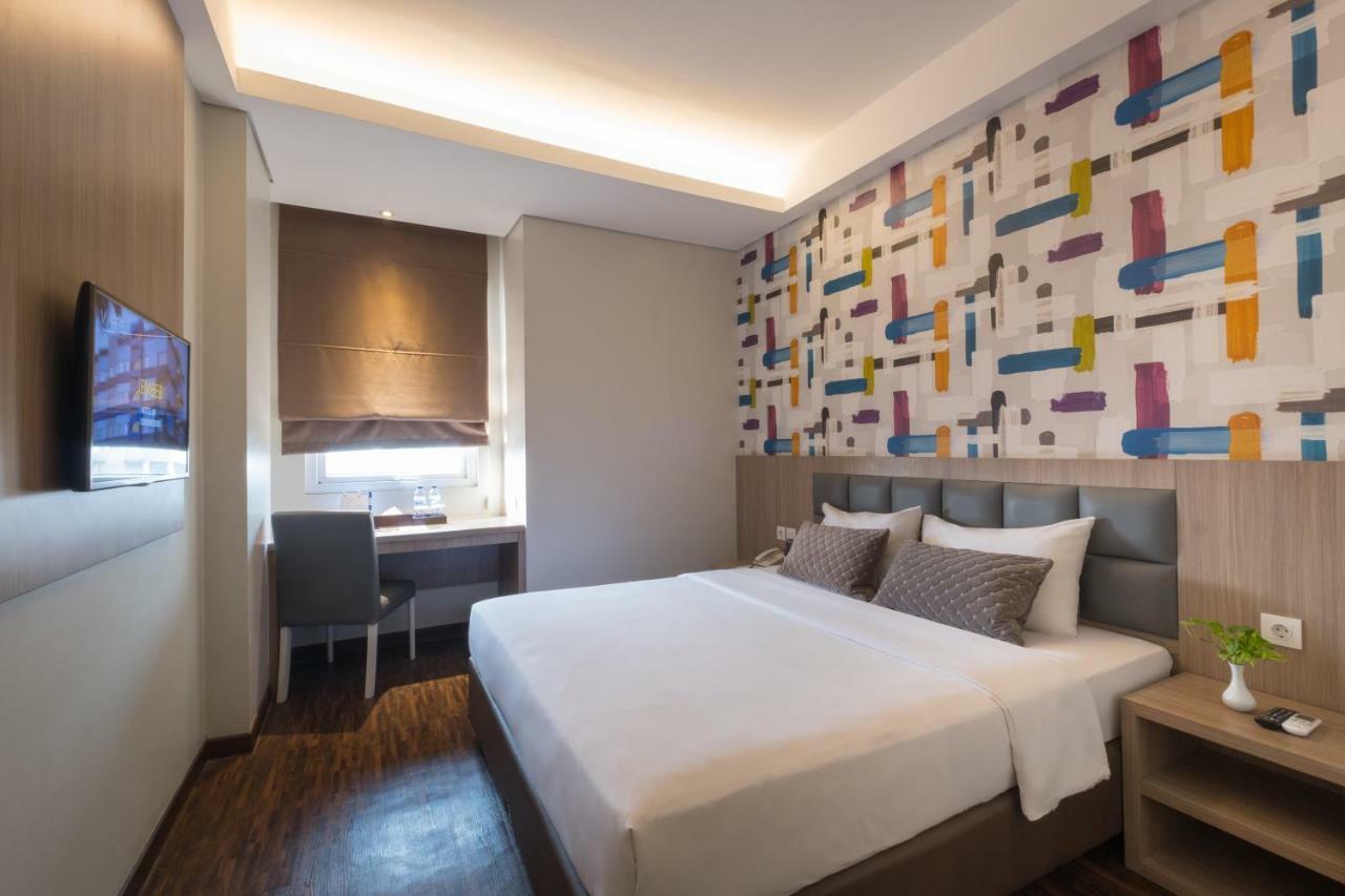 Hotel 88 Itc Fatmawati Jakarta By Wh Εξωτερικό φωτογραφία
