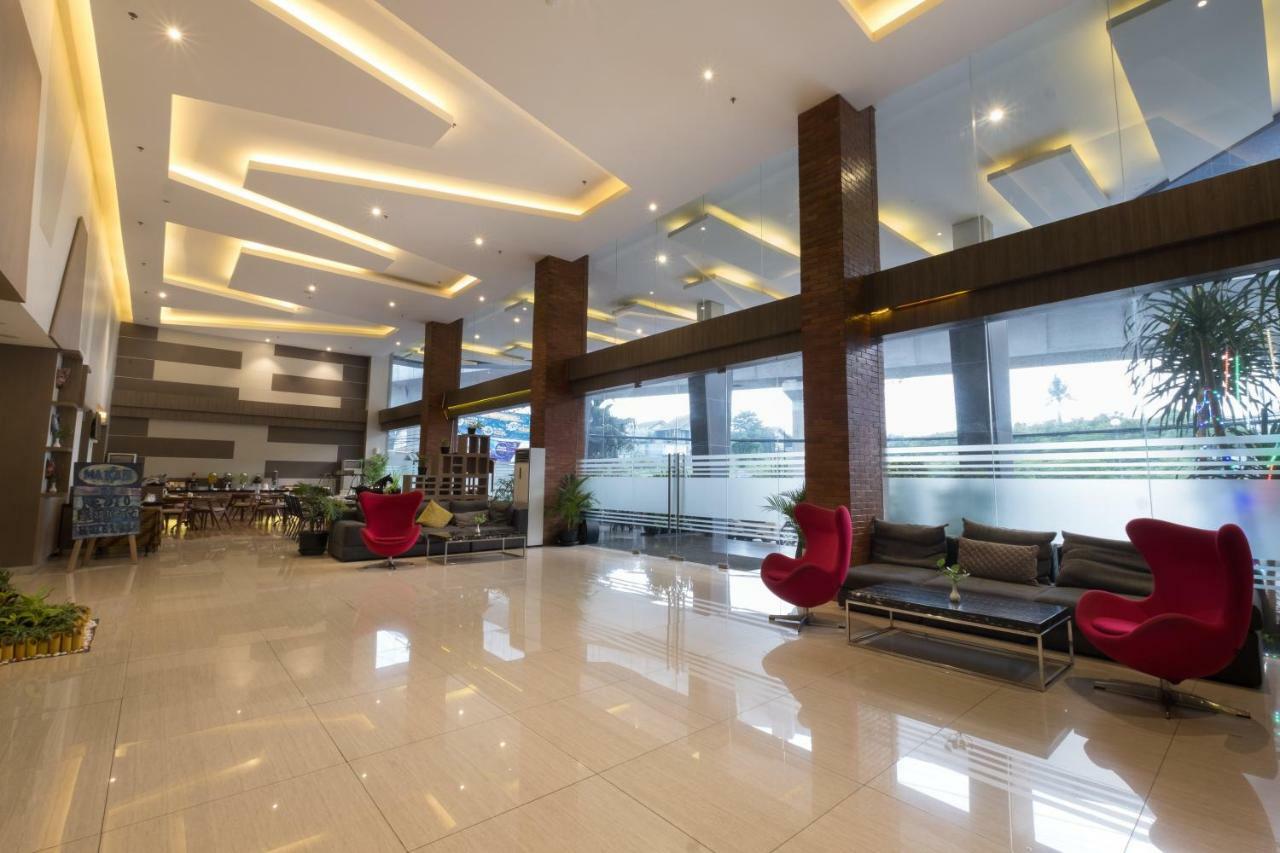 Hotel 88 Itc Fatmawati Jakarta By Wh Εξωτερικό φωτογραφία