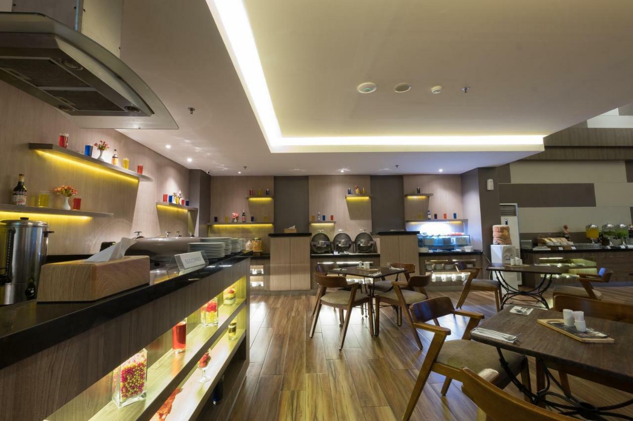 Hotel 88 Itc Fatmawati Jakarta By Wh Εξωτερικό φωτογραφία