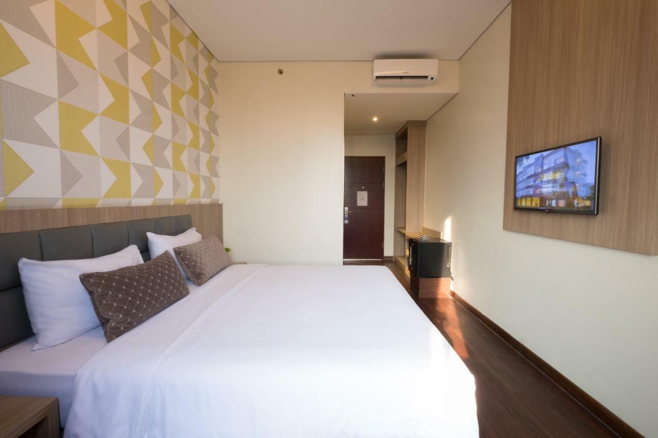Hotel 88 Itc Fatmawati Jakarta By Wh Εξωτερικό φωτογραφία