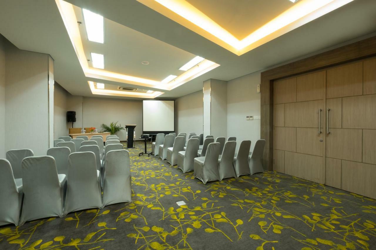 Hotel 88 Itc Fatmawati Jakarta By Wh Εξωτερικό φωτογραφία